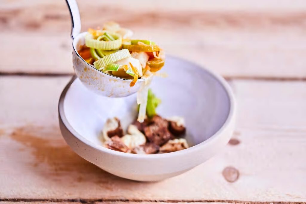 Enzi vaří: Bayerische Brotsuppe