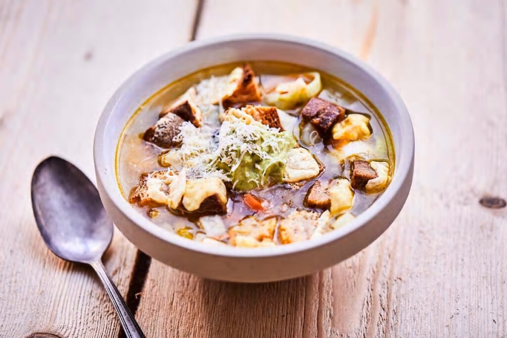Enzi vaří: Bayerische Brotsuppe