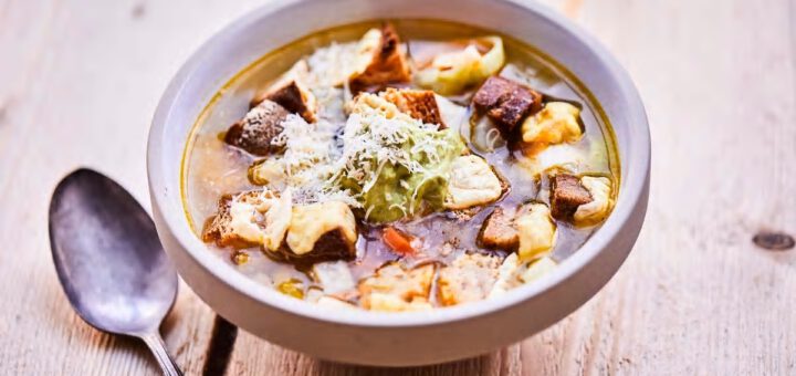 Enzi vaří: Bayerische Brotsuppe